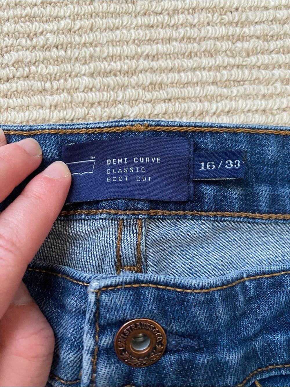 Levi's Boot Cut Jeans Dark Blue Wash Demi Curve Classic Flare Size 16 - Picture 4 of 10